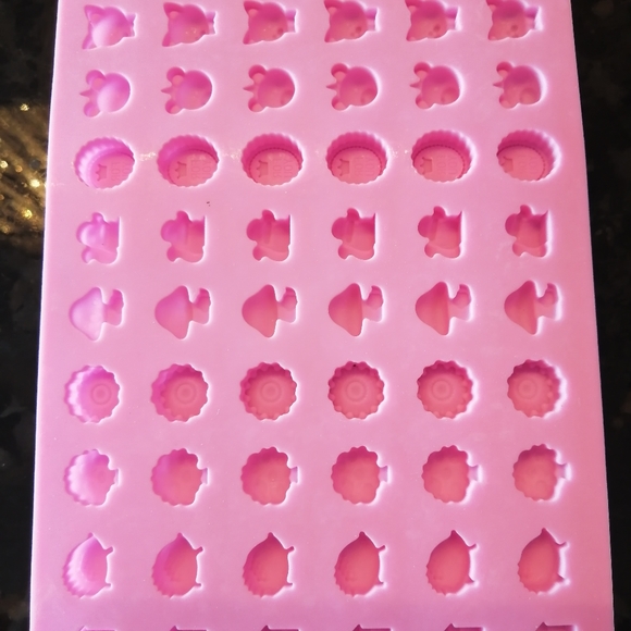 4 Silicone Candy Gummy Gummie Molds - Picture 2 of 2